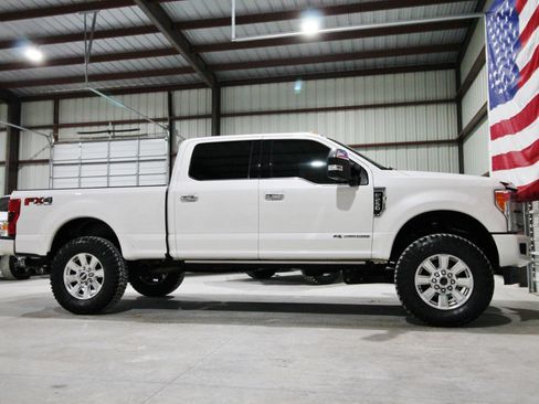 Used 2018 Ford F250 Platinum w/ Platinum Ultimate Package image 14
