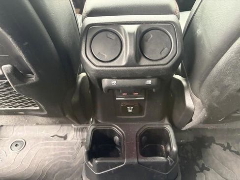 Used 2022 Jeep Gladiator Rubicon w/ LED Lighting Group AWD/4WD image 26