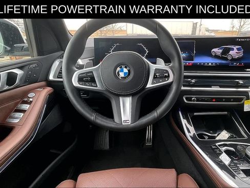 Used 2025 BMW X7 xDrive40i w/ M Sport Package AWD/4WD image 6