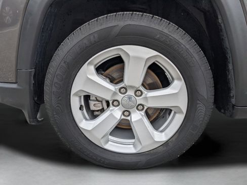 Used 2021 Jeep Compass Latitude w/ Sun and Sound Group image 11