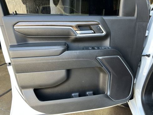 Used 2024 Chevrolet Silverado 2500 LT image 3