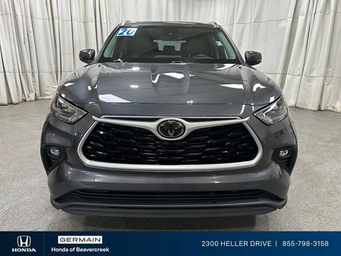 Used 2020 Toyota Highlander XLE AWD/4WD image 3