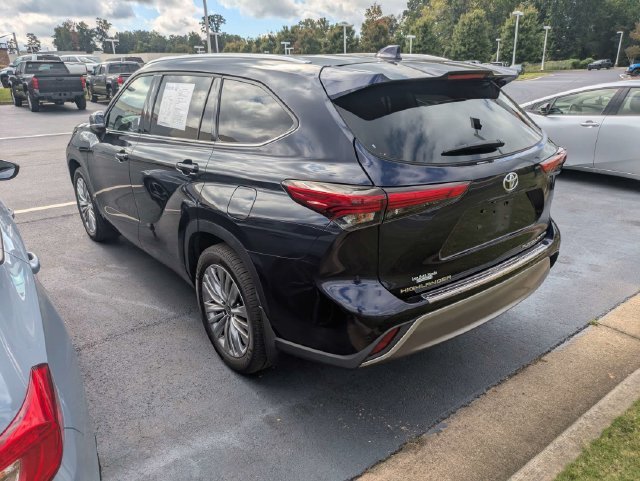Used 2023 Toyota Highlander Platinum AWD/4WD image 4
