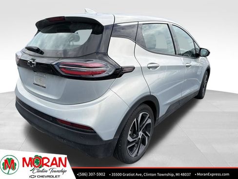 Used 2023 Chevrolet Bolt LT w/ Infotainment Package FWD image 4