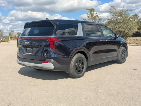 New 2026 Kia Carnival LXS image 5