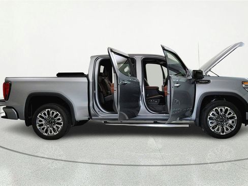 Used 2024 GMC Sierra 1500 Denali Ultimate AWD/4WD image 8