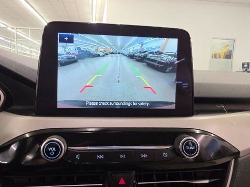 Used 2021 Ford Escape SE w/ Cold Weather Package FWD image 22