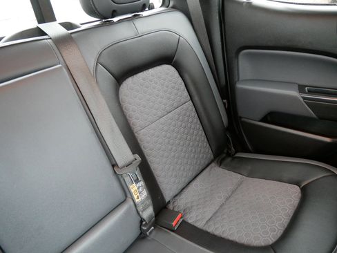 Used 2016 Chevrolet Colorado Z71 image 14