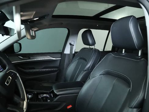 Used 2023 Jeep Grand Cherokee Limited w/ Luxury Tech Group II image 21