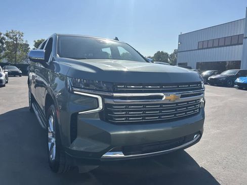 Used 2023 Chevrolet Suburban Premier image 1