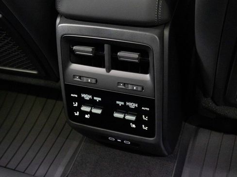 New 2026 Porsche Macan 4S Electric AWD/4WD image 25