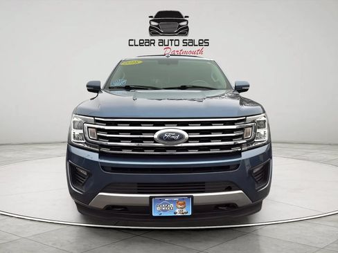 Used 2018 Ford Expedition XLT w/ Equipment Group 202A AWD/4WD image 2