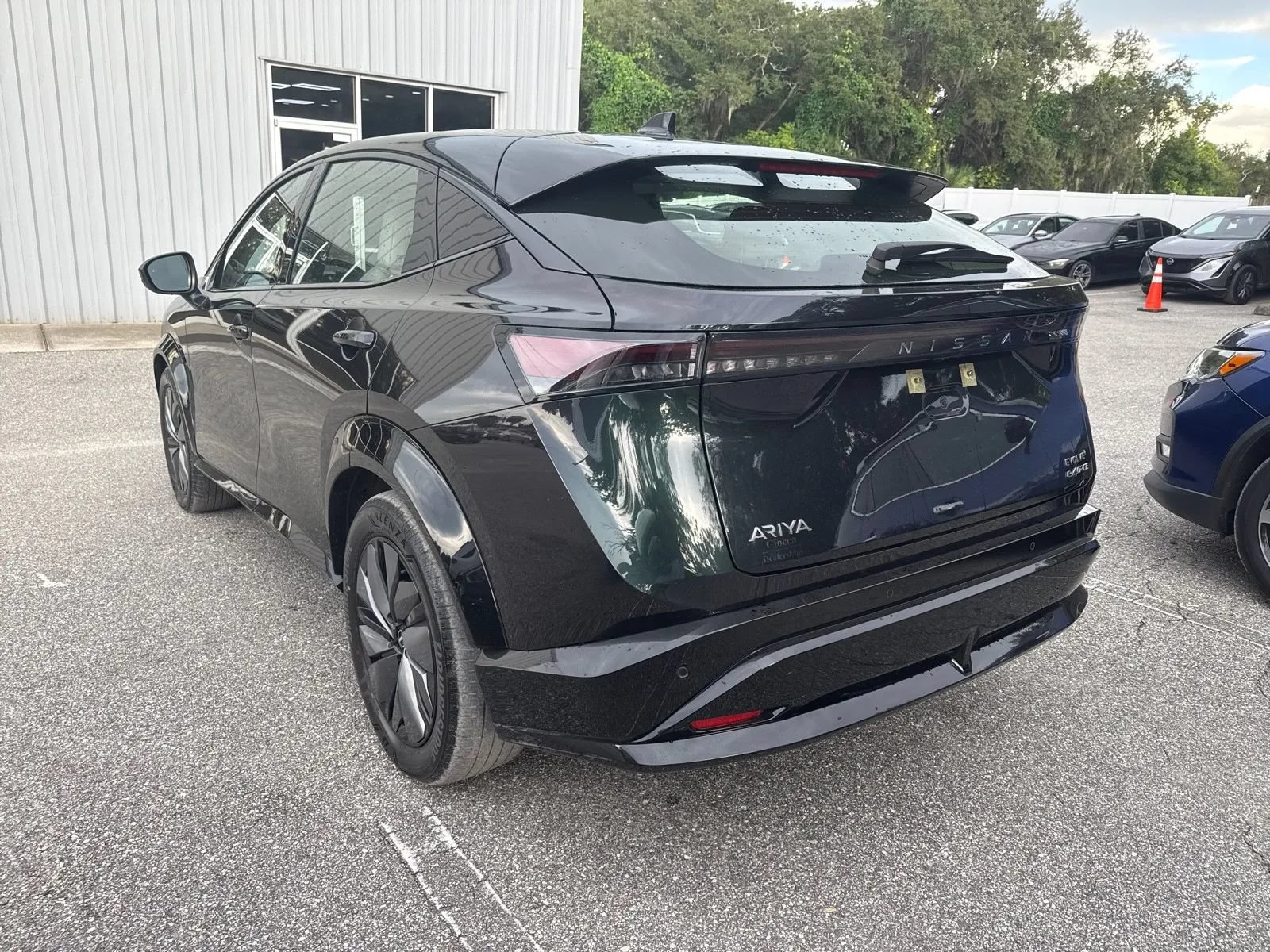 Used 2023 Nissan Ariya AWD image 8