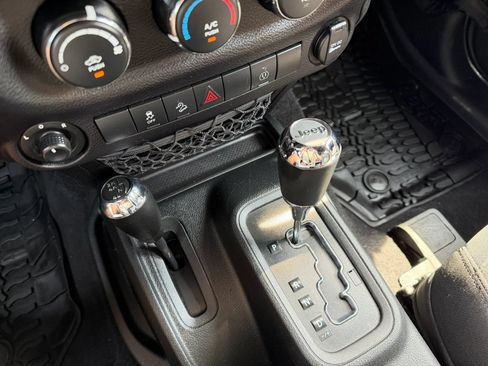 Used 2017 Jeep Wrangler Sport AWD/4WD image 25