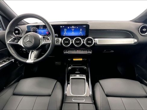 Used 2026 Mercedes-Benz GLB 250 4MATIC image 15
