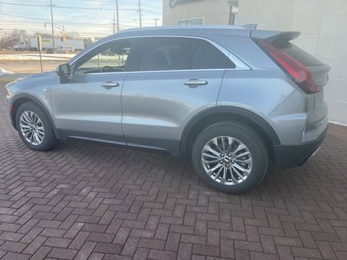 Used 2024 Cadillac XT4 Premium Luxury image 3