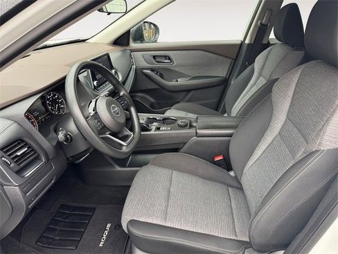 Used 2021 Nissan Rogue S image 9