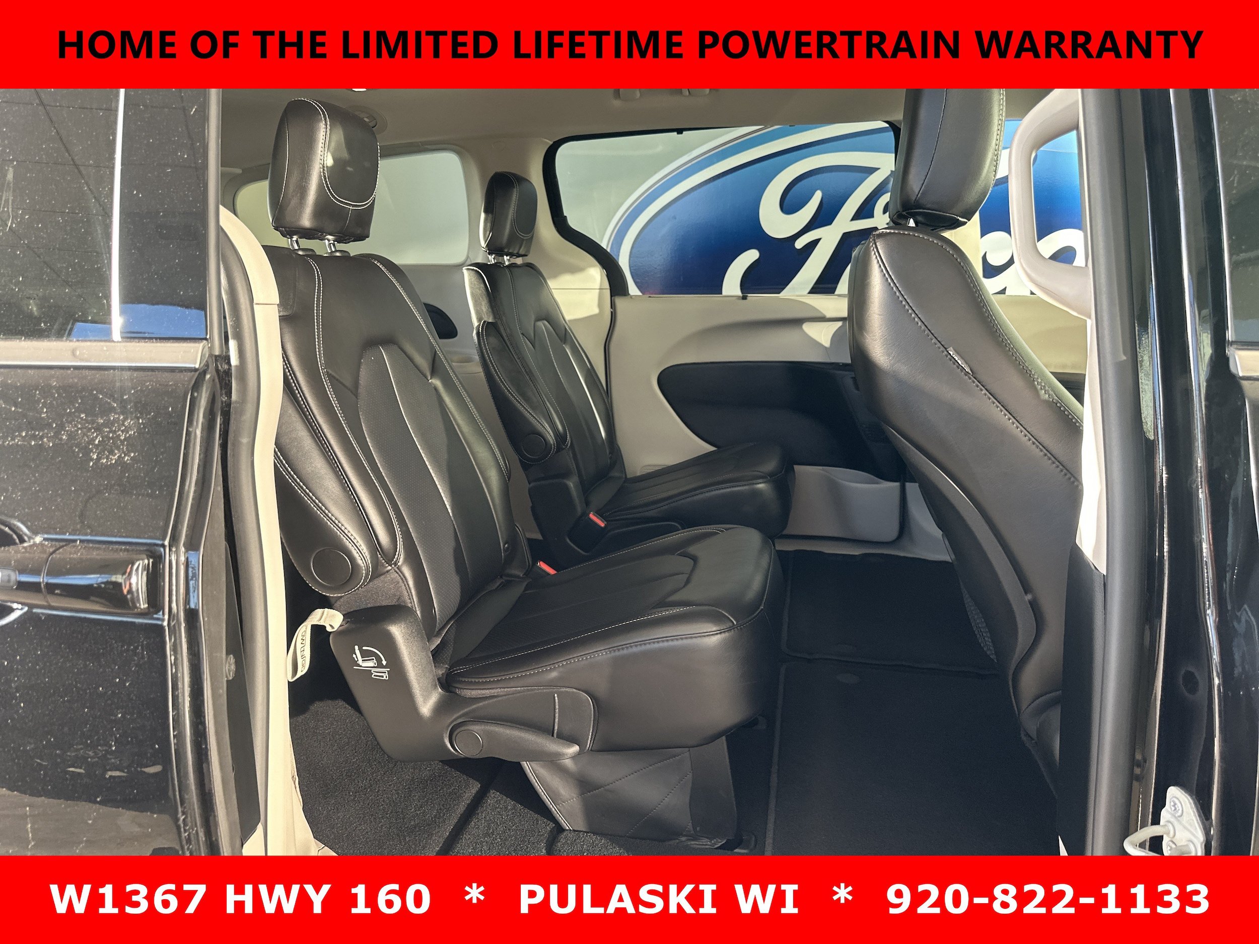 Used 2024 Chrysler Pacifica Touring-L FWD image 5