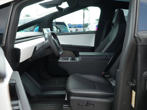 Used 2024 Tesla Cybertruck AWD Crew Cab image 14