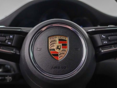 Certified 2025 Porsche Macan image 27