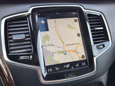 Used 2016 Volvo XC90 T6 Momentum image 16