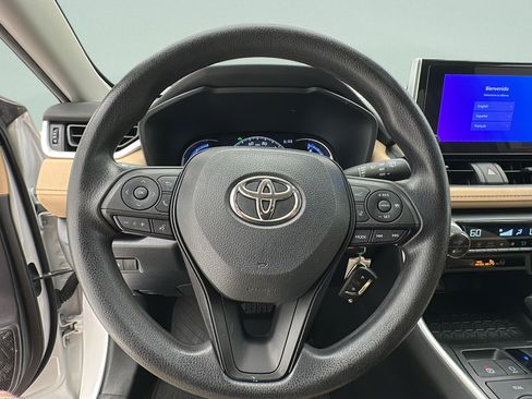 Used 2023 Toyota RAV4 LE AWD/4WD image 15