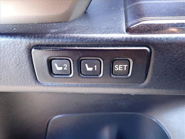 Used 2021 Lexus GX 460 Luxury w/ Accessory Package AWD/4WD image 17