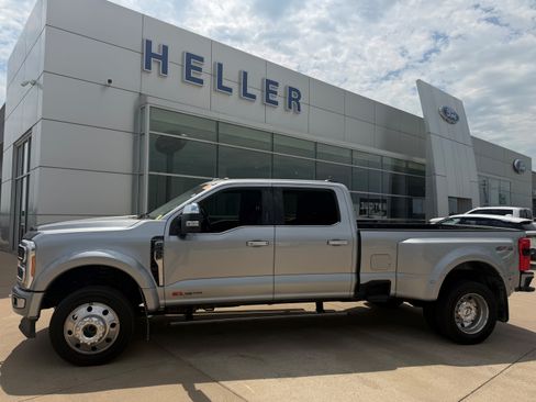 Used 2023 Ford F450 Platinum AWD/4WD image 3