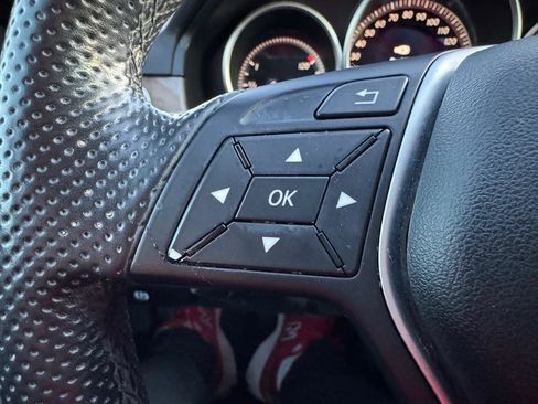 Used 2016 Mercedes-Benz E 350 4MATIC Sedan image 21