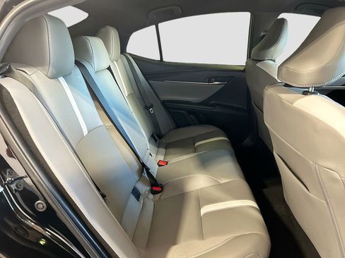 Used 2025 Toyota Camry SE w/ Convenience Package image 23