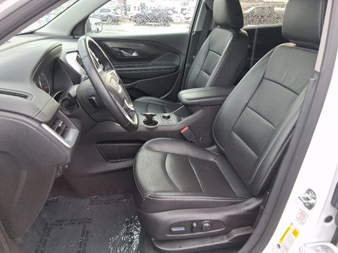 Used 2024 GMC Terrain SLT image 10