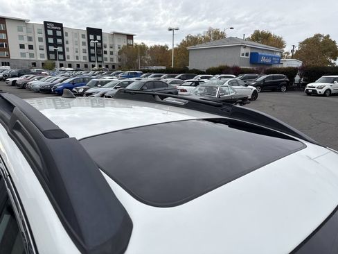 Used 2017 Subaru Outback 3.6R Limited image 27