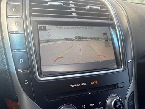 Used 2018 Lincoln MKX Select w/ Select Plus Package FWD image 13