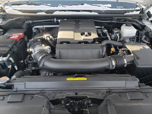 Certified 2025 Nissan Frontier PRO-4X w/ Pro Convenience Package image 12