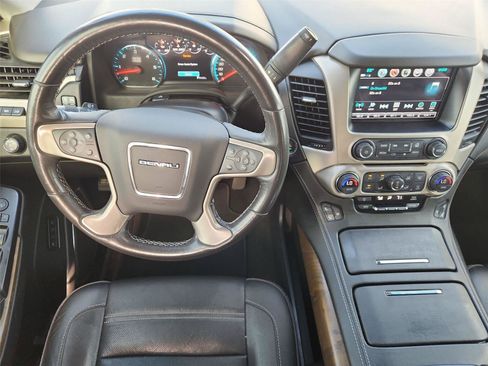 Used 2018 GMC Yukon XL Denali w/ Denali Ultimate Package RWD image 11