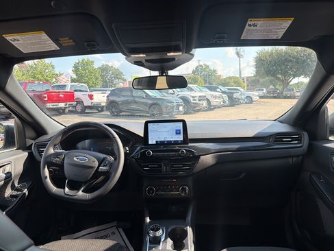 Used 2025 Ford Escape ST-Line FWD image 16