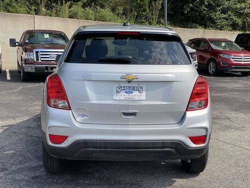 Used 2021 Chevrolet Trax LS w/ Tint and Cruise Package FWD image 5
