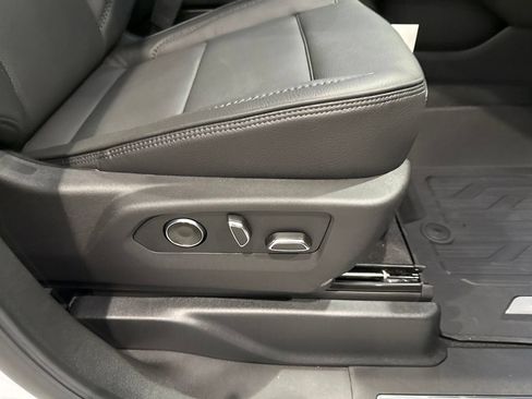New 2026 GMC Yukon Denali w/ Advanced Technology Package AWD/4WD image 13