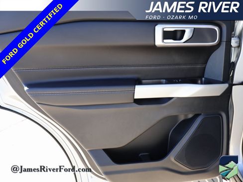 Certified 2022 Ford Explorer XLT image 18
