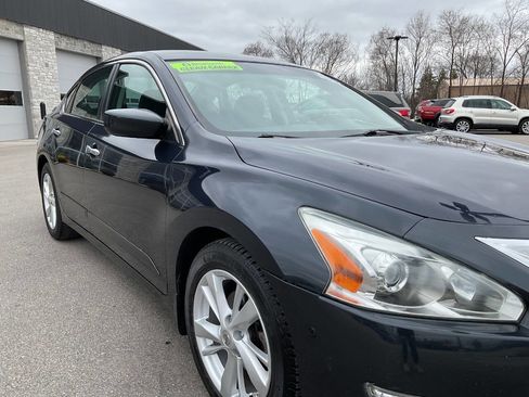 Used 2015 Nissan Altima 2.5 SV FWD image 11