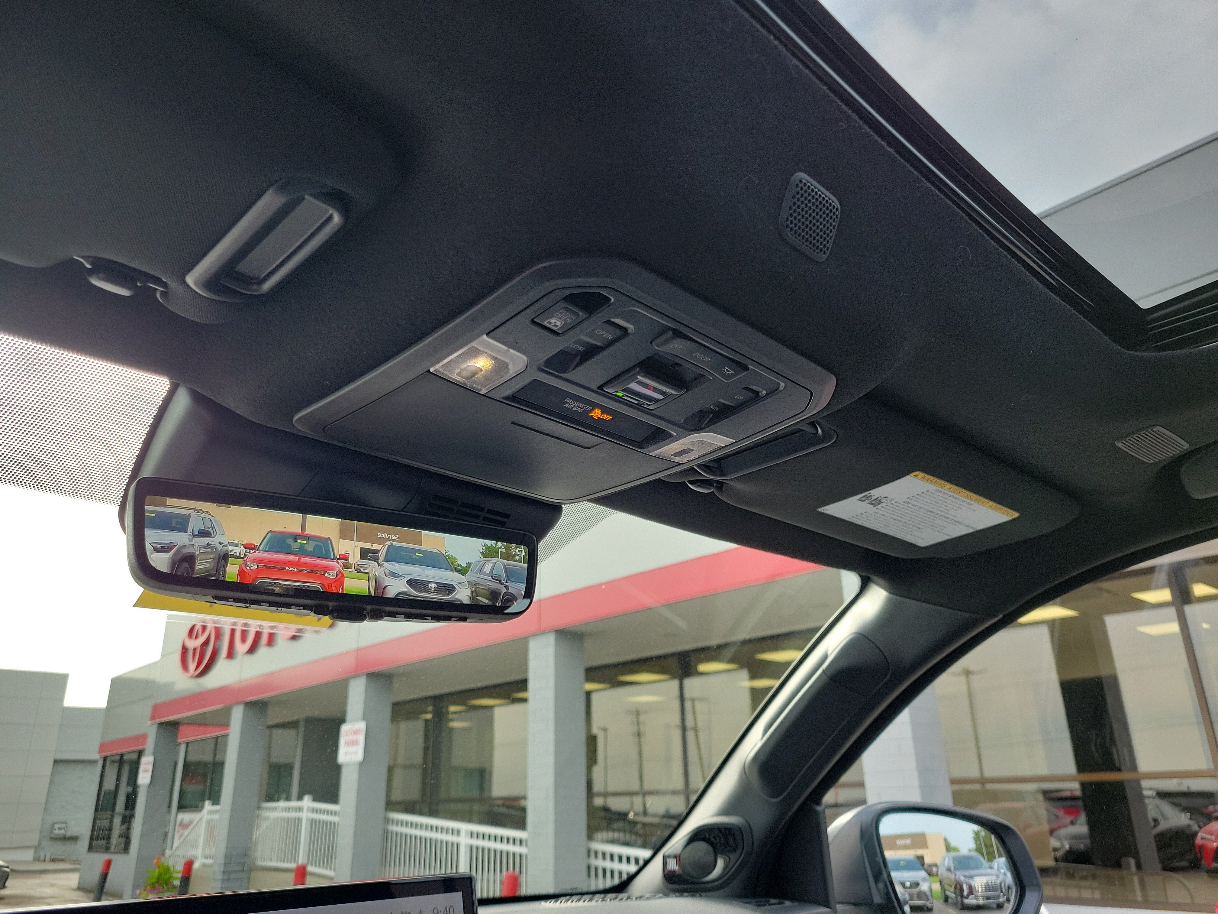 Used 2025 Toyota 4Runner TRD Off-Road Premium w/ Tow Technology Package AWD/4WD image 30