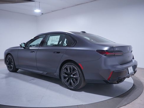 New 2026 BMW 760i xDrive w/ Executive Package image 3