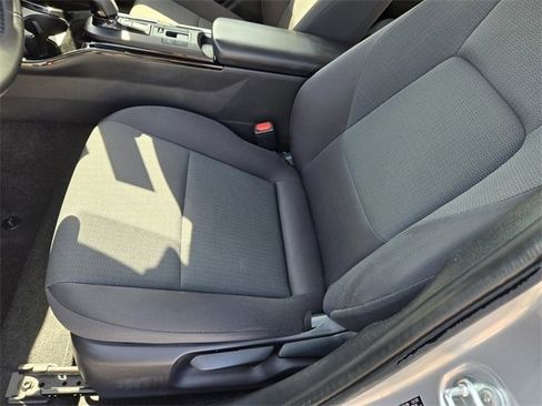 Used 2024 Toyota Prius LE image 11