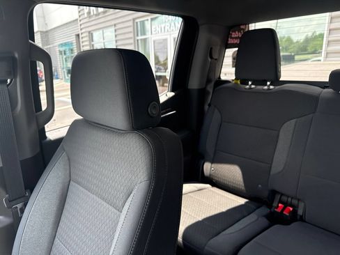 Used 2025 Chevrolet Silverado 1500 LT AWD/4WD image 17