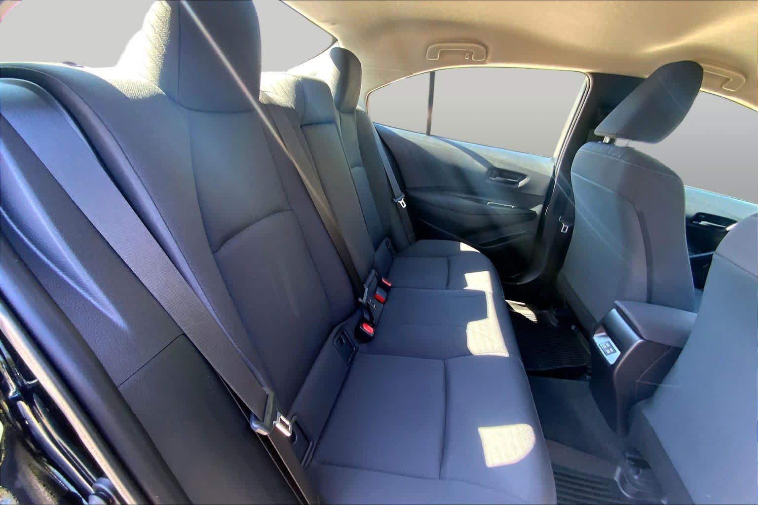 Used 2026 Toyota Corolla LE FWD image 18
