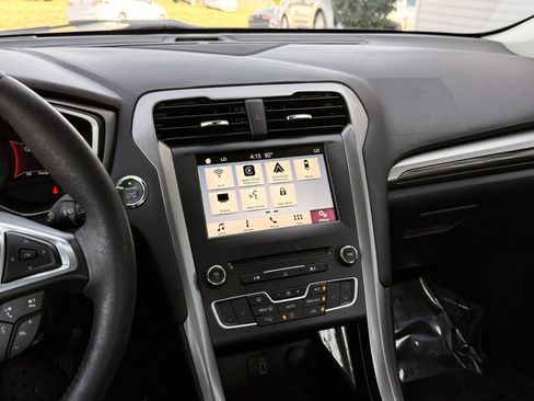 Used 2018 Ford Fusion SE w/ Equipment Group 602A FWD image 34