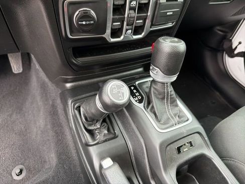 Used 2021 Jeep Wrangler Unlimited Sahara image 16