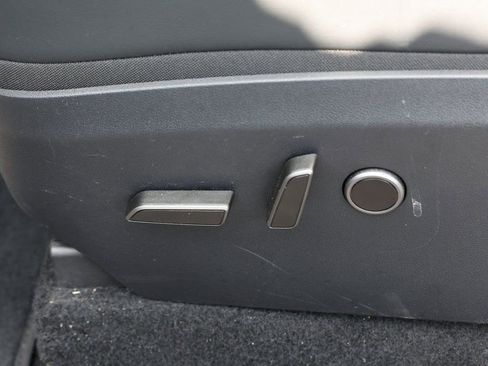 Used 2025 Tesla Model Y Long Range image 19