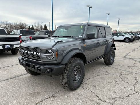 New 2025 Ford Bronco Badlands image 8
