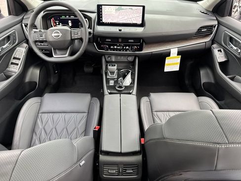 New 2025 Nissan Rogue Platinum w/ Tech Package AWD/4WD image 16
